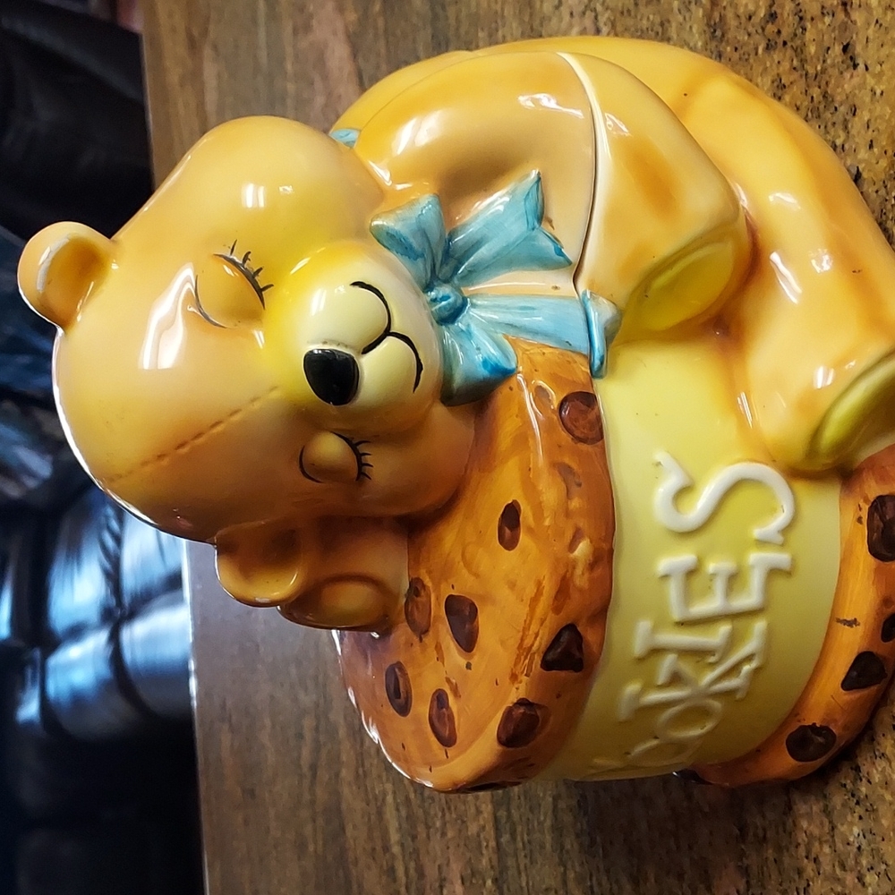 Willitts Designs VINTAGE  Teddy's Picnic Cookie Jar.